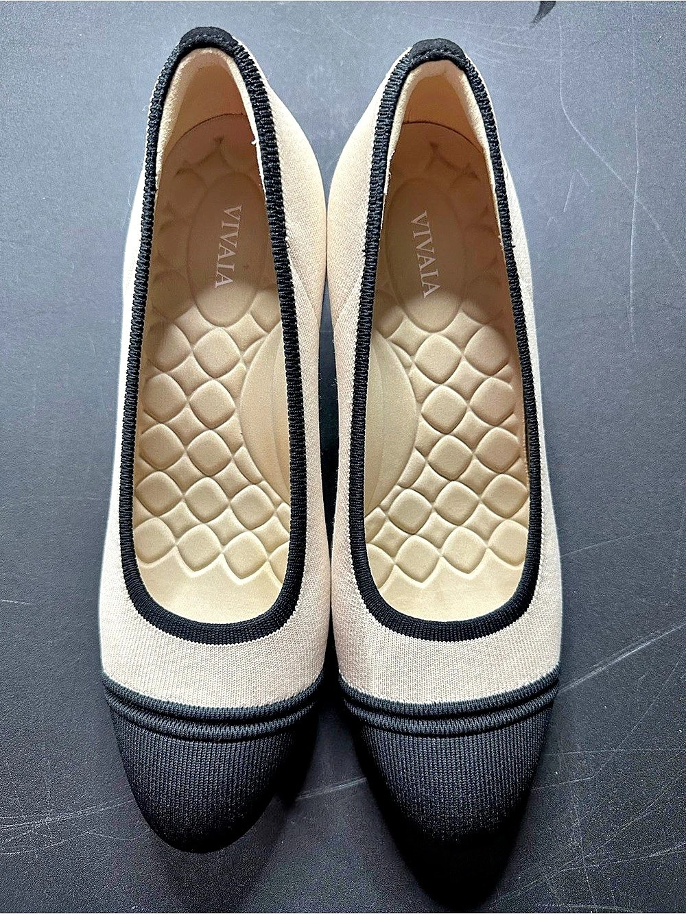 VIVAIA Julie Arch Pro Almond-Toe Stress Free Chunky Heels in Cream & Black EU 40